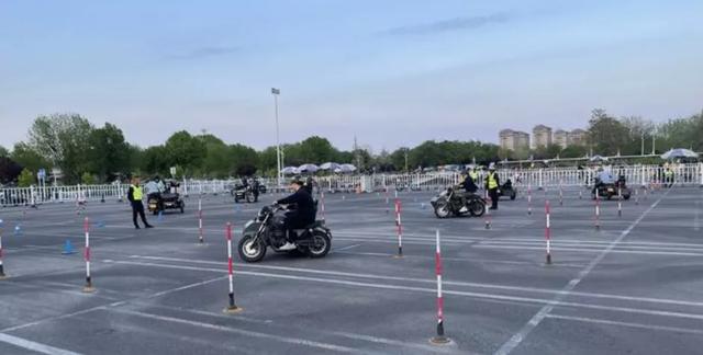 电摩考驾照就算了，还要收“培训费”，车主无奈：半辆车的钱没了