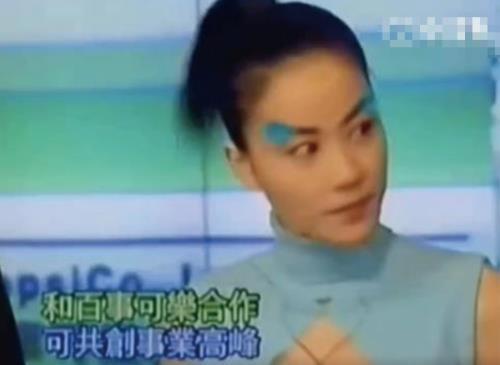 “背靠王菲”李嫣：14岁穿着超短引关注，曾直言我不需要什么能力