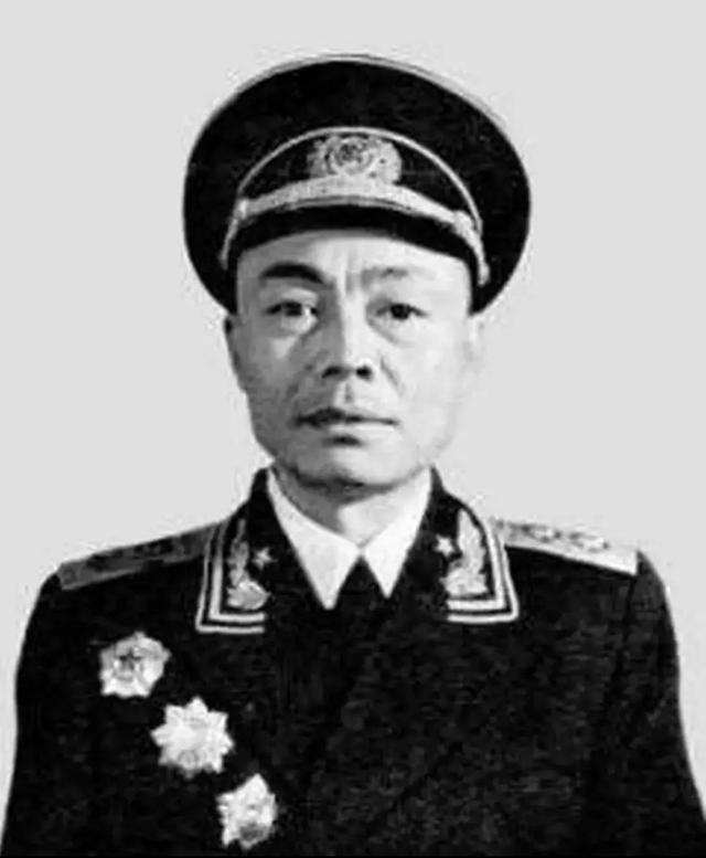 1955年首次授衔，177名中将时任职务简述，附各自戎装照片