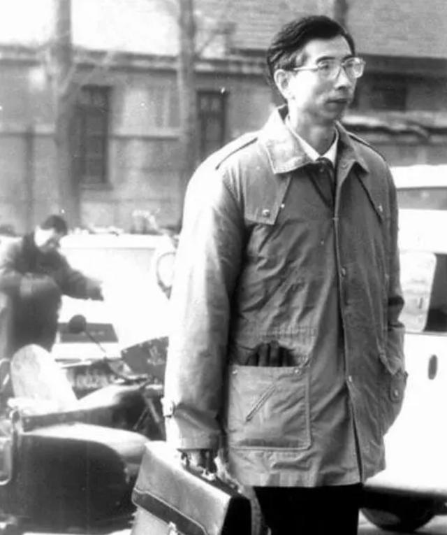 1995年倪光南院士被联想扫地出门，柳传志泪洒现场，后来怎么样了