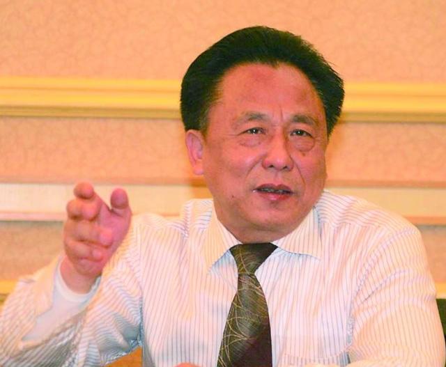 湖南“在逃富豪”：地产发家，挂名情人20多个，生儿子奖励200万