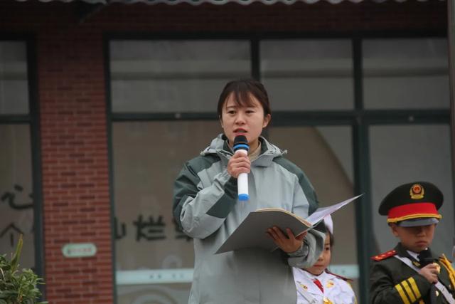 「美心成长」小小的仪式 大大的情怀——绿苑幼儿园升旗仪式