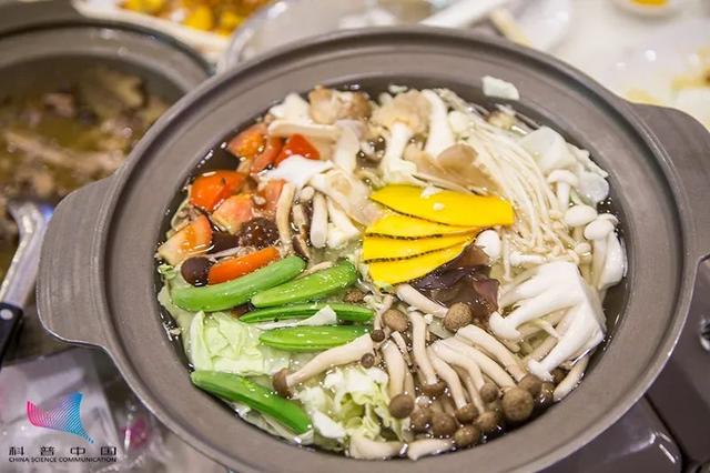 金针菇为什么叫"明天见"？吃了等于白吃？原来一直误会它了…