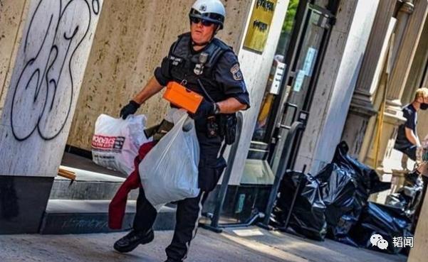 中国可以没有星巴克，但绝对不能没有人民警察！