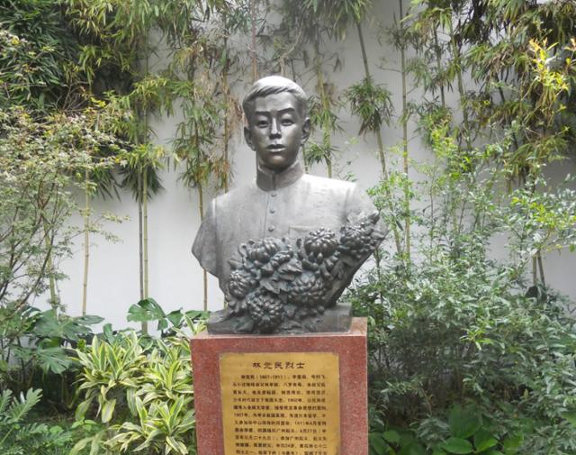 林觉民的遗书路上被抢，强盗看完后跪地痛哭，一路护送对方逃亡