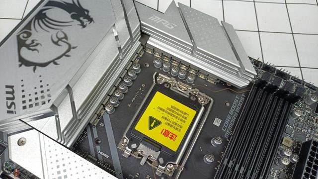 国产内存条真的杀疯了！采用长鑫颗粒，台电马甲条150元8G
