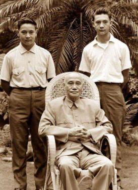 2001年张学良逝世，银行巨额存款被公开，他这么多钱是哪来的？