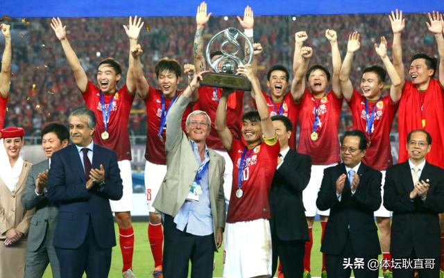 前国足主帅里皮接受采访，十句对九句，并且深谙为人处世之道