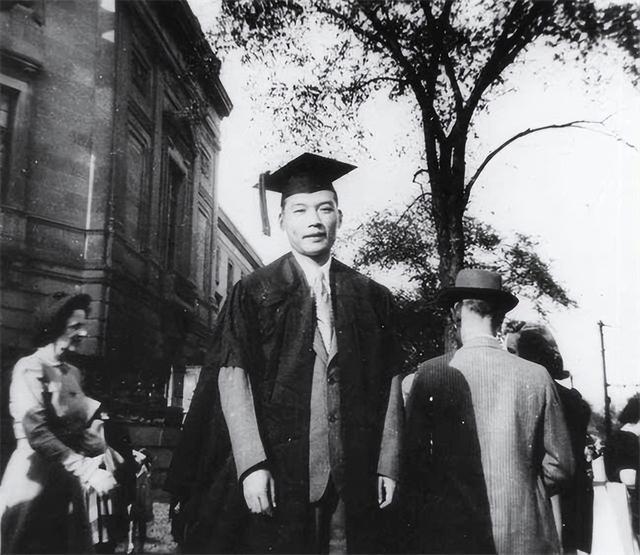 1949年，张治中在中南海瞥见熊向晖，目瞪口呆：老弟你何时起义的