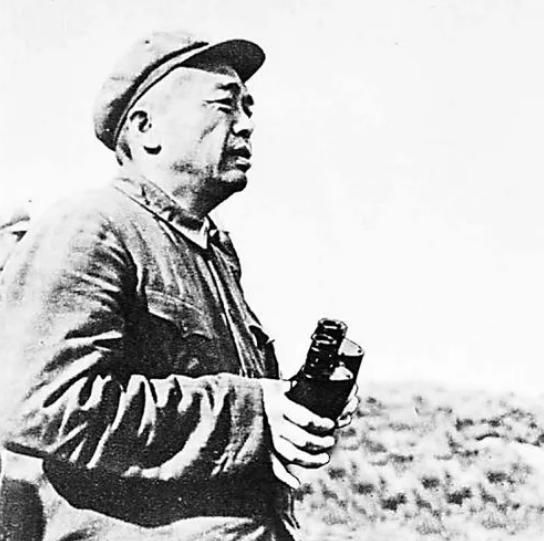 51年彭德怀从朝鲜回国，参加军委会议，大发脾气：难道战士不爱国