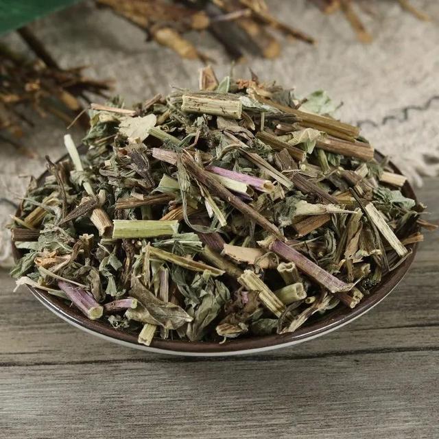 春饮菊花茶给肝脏减负，不同种类菊花不同功效，快来了解一下