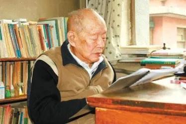 112岁“汉语拼音之父”周有光养生秘诀：6个“习惯”，福寿双全