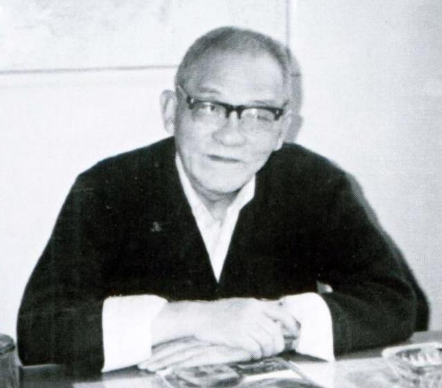 父亲去世，遗言让儿女困惑，93年中央领导称：他的身份可以解密了