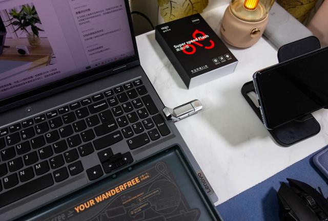 固态的速度、U盘的便携，aigo USSD U393有点“迪奥”