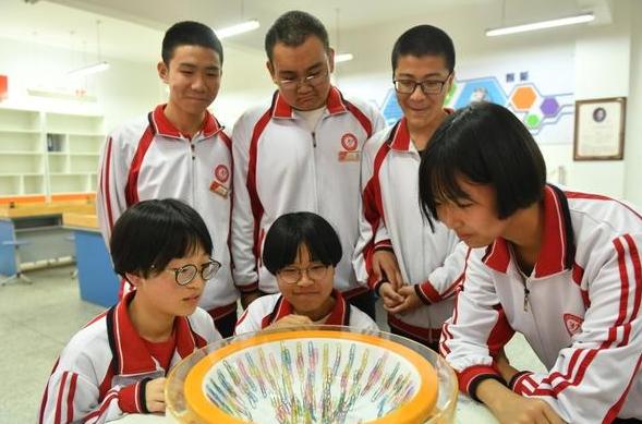 全国中小学将迎来新课标，英语或退出主科之列，体育要取而代之