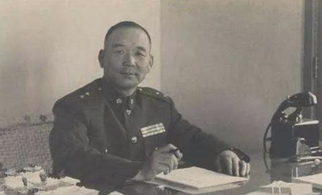 1977年胡琏猝死，死前画过老家地图，儿子披露：他晚年不敢提粟裕