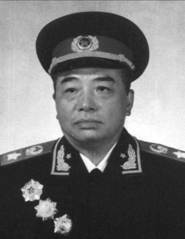 景希珍因军衔与上级争论，被彭德怀批评，事后彭老总道歉：我有错