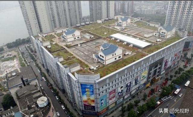 株洲九天国际广场楼顶惊现“最牛别墅”！官方回应：合法建筑