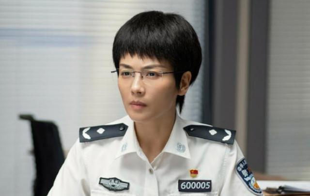 接烂剧、装少女、敷衍观众，这些曾经的好演员，也为“钱”折腰了