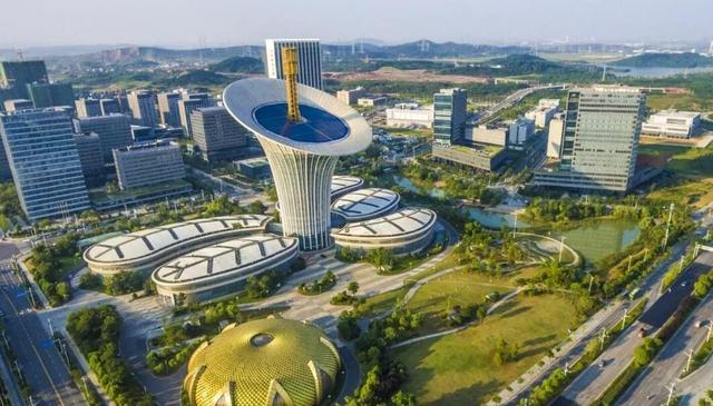 近30年，武汉只领先了成都2年，这30年武汉都经历了什么？