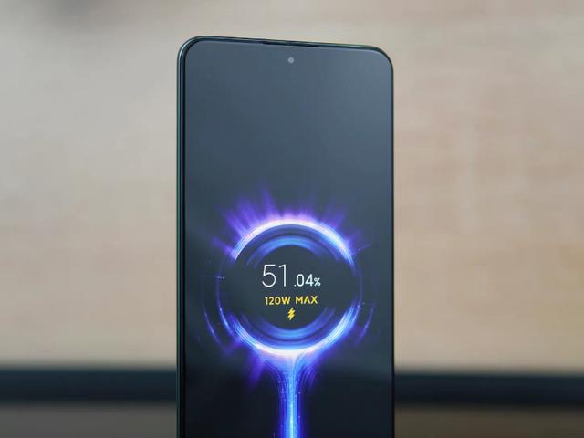 用了四年iPhone XS，如今换成2000元的安卓手机，没想到差距这么大