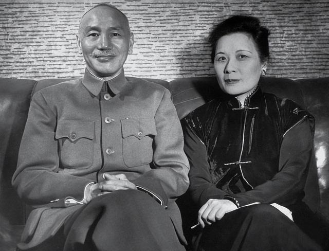 得知宋庆龄逝世，宋美龄翻画册两小时数次落泪，为何拒绝回国奔丧