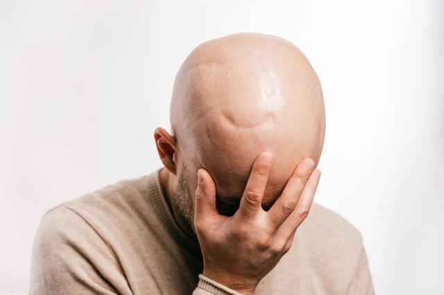 45歲李智患晚期肺癌，一個決定令妻子崩潰，如此做法你會理解嗎？