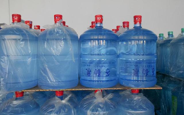 医生：请停止饮用“1桶装水”，或加快肝癌到来，建议早了解