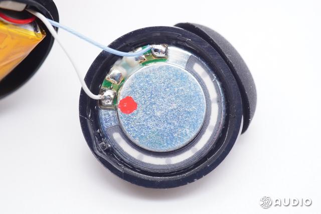 浅入耳式设计，5.1蓝牙芯片，联想thinkplus Liveods LP40拆解报告