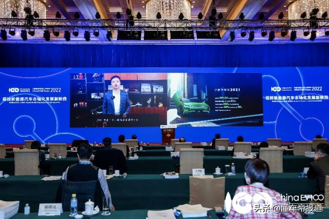 对话｜何小鹏：城市NGP效果比特斯拉FSD好、2026年向无人驾驶过渡