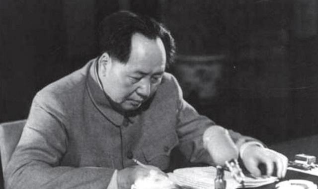 1950年，毛主席回国路上为何三次发怒？处死42人