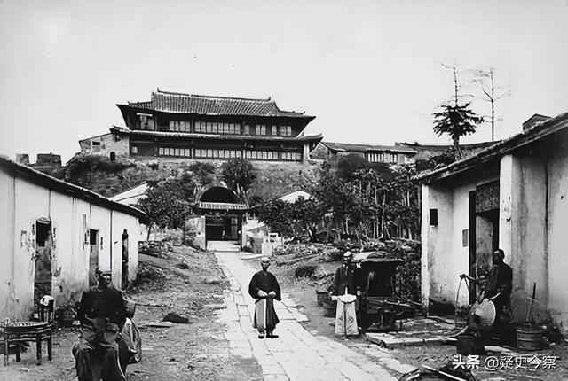 1954年，黑龙江一男子在妻子被害后，竟与杀妻凶手同床共枕52天