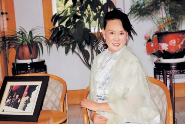 1969年，李宗仁去世后留下30岁妻子胡友松，继子声明：她是李家人