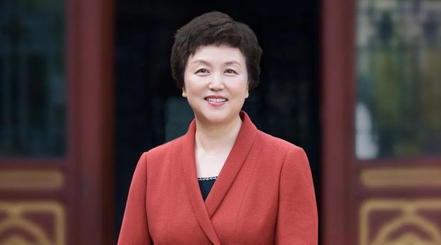 中央决定，清华大学党委书记、校长同步调整