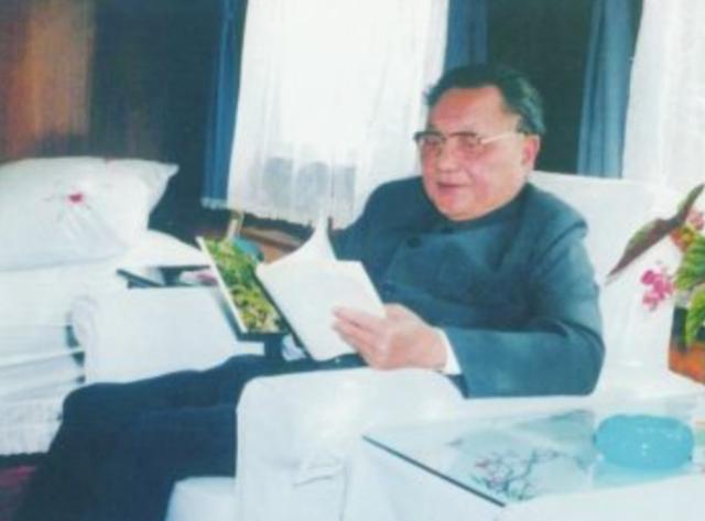 78年王近山逝世，骨灰安置于南京，两年后邓小平下达一道特殊命令