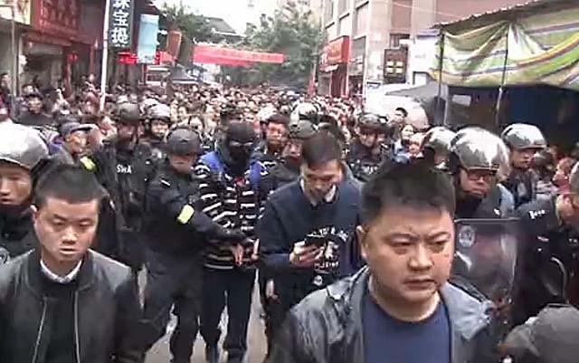 18年四川苏家兄弟落网，曾豪夺数千万财产，当地民众“谈苏色变”