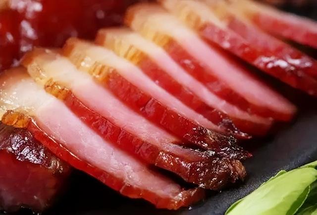 雍正去浙江视察，见大臣亲自给灾民发粥，回京后立刻举荐他升职