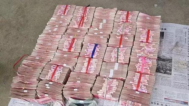 江西84岁老人去世，家中角落却发现97万现金，她一生拮据家徒四壁