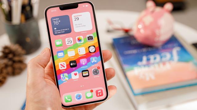 iPhone 14 与 iPhone 13 对比：区别一目了然
