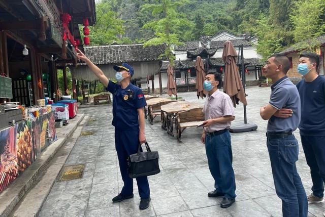 “五一”小长假，“火焰蓝”持续护航