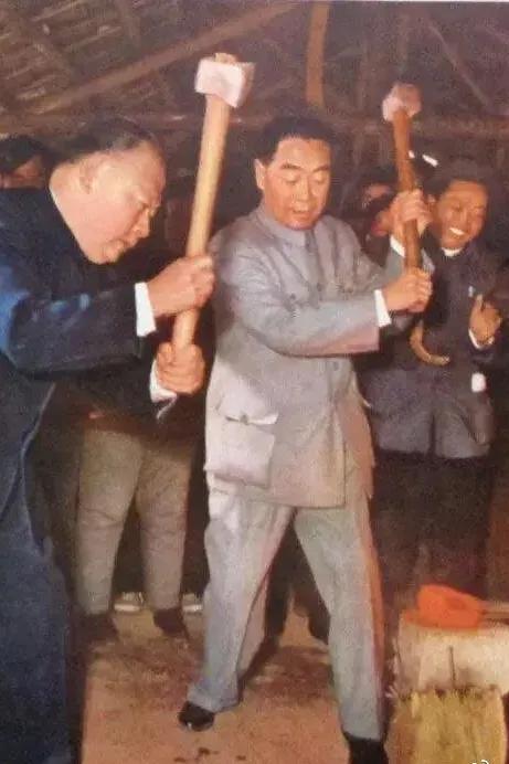 「罕见」周恩来和十大元帅的同框照，张张珍贵，尽显功勋风采
