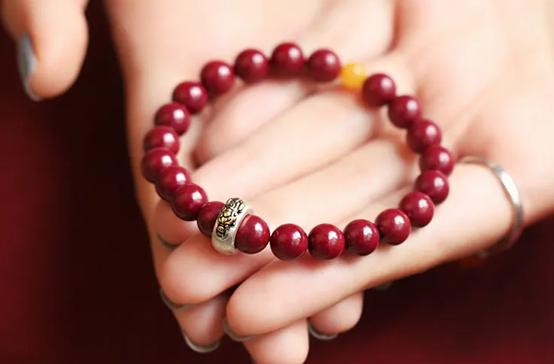 女人佩戴朱砂有什么好处?佩戴的禁忌有什么?