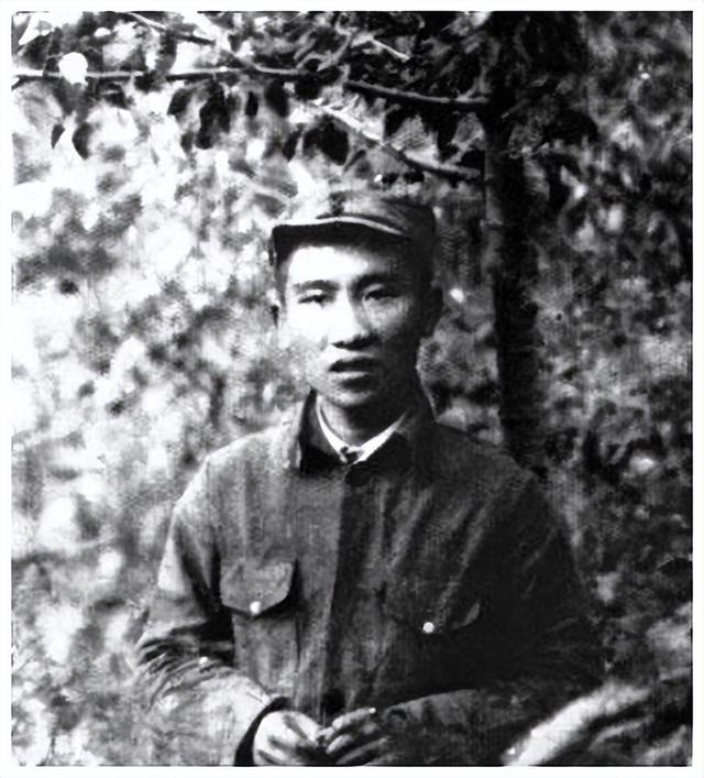 红军师长王光泽：1982年被发现尸骨时，脚上还戴着0.6公斤的脚镣