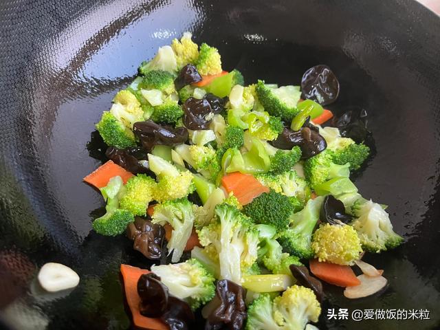 清炒西兰花 清炒西兰花（清炒西兰花图片大全） 美食