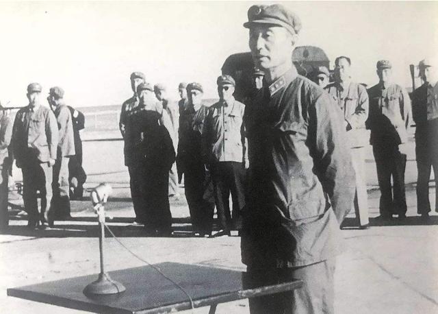 1964年周总理召开会议，开国上将提前离开，总理却要求搜查口袋