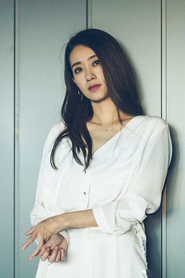 贾玲接通电话还没来得及发火,就听到张小斐哭着说自己失恋了.