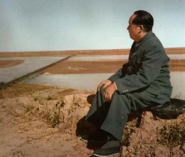 1949年，毛主席访问苏联，交代厨师：苏联送死鱼就扔出去，换活鱼
