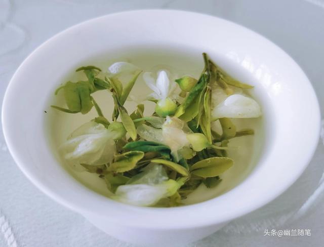 春天里，那些好吃的野菜——槐花