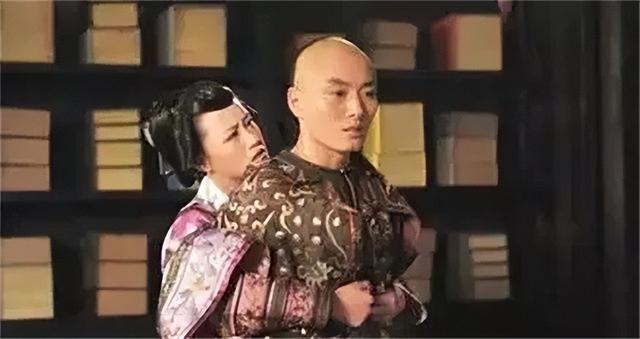 甄嬛传：眉庄葬礼上浣碧一个行为，让甄嬛一下子起了灭了她的心思