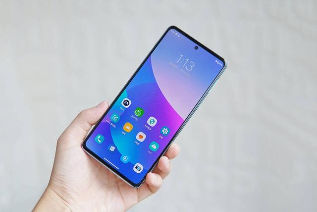公认真香的三款中端机，标配12+256G大内存，最低仅1969元